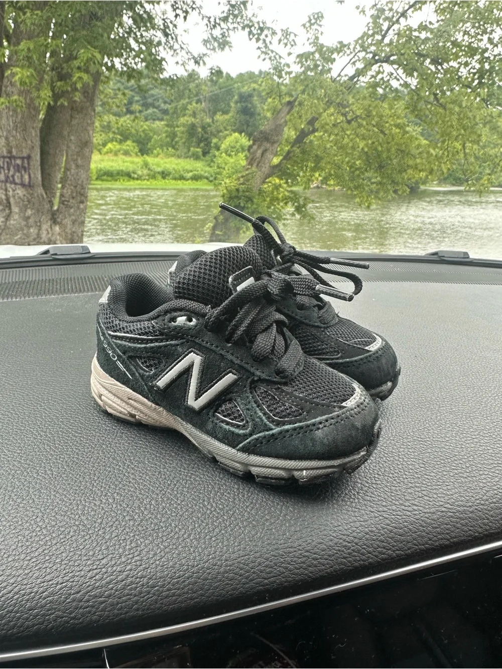 New Balance 990 Kids Black and Gray Athletic Sneakers